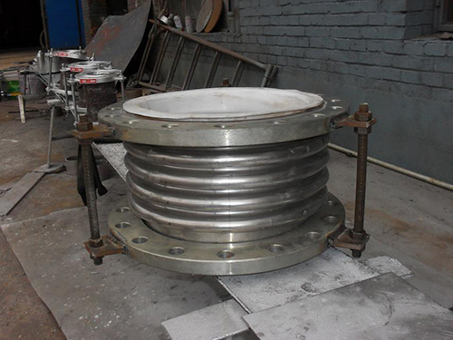 内衬四氟波纹补偿器