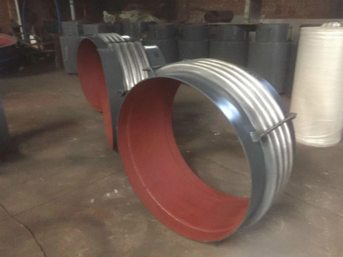 64件非金属织物补偿器制作中