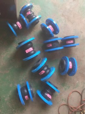 3件非金属织物补偿器已发往邯郸