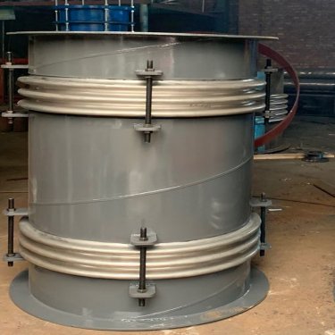 小拉杆横向型波纹补偿器可以补偿弯曲管道的横向位移和角位移