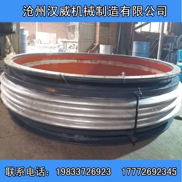 金属波纹补偿器来补偿角位移